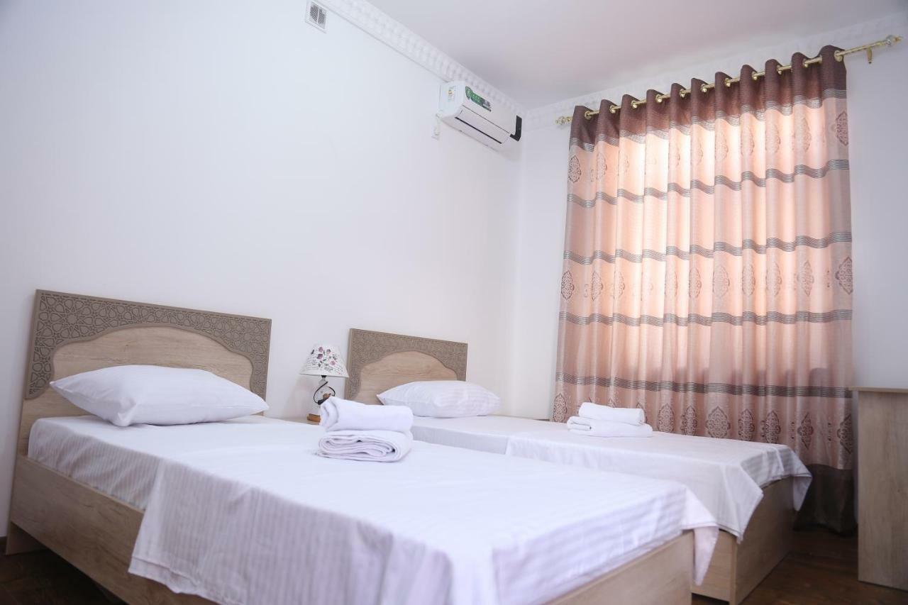 בוקורו Anis-Pari Hotel מראה חיצוני תמונה